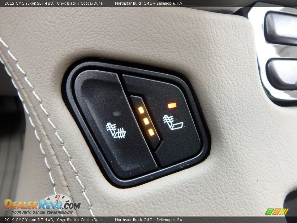 Controls of 2019 GMC Yukon SLT 4WD Photo #18