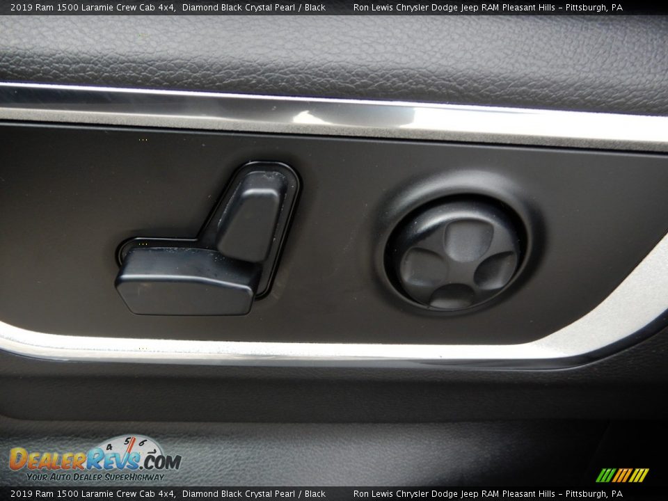 2019 Ram 1500 Laramie Crew Cab 4x4 Diamond Black Crystal Pearl / Black Photo #16