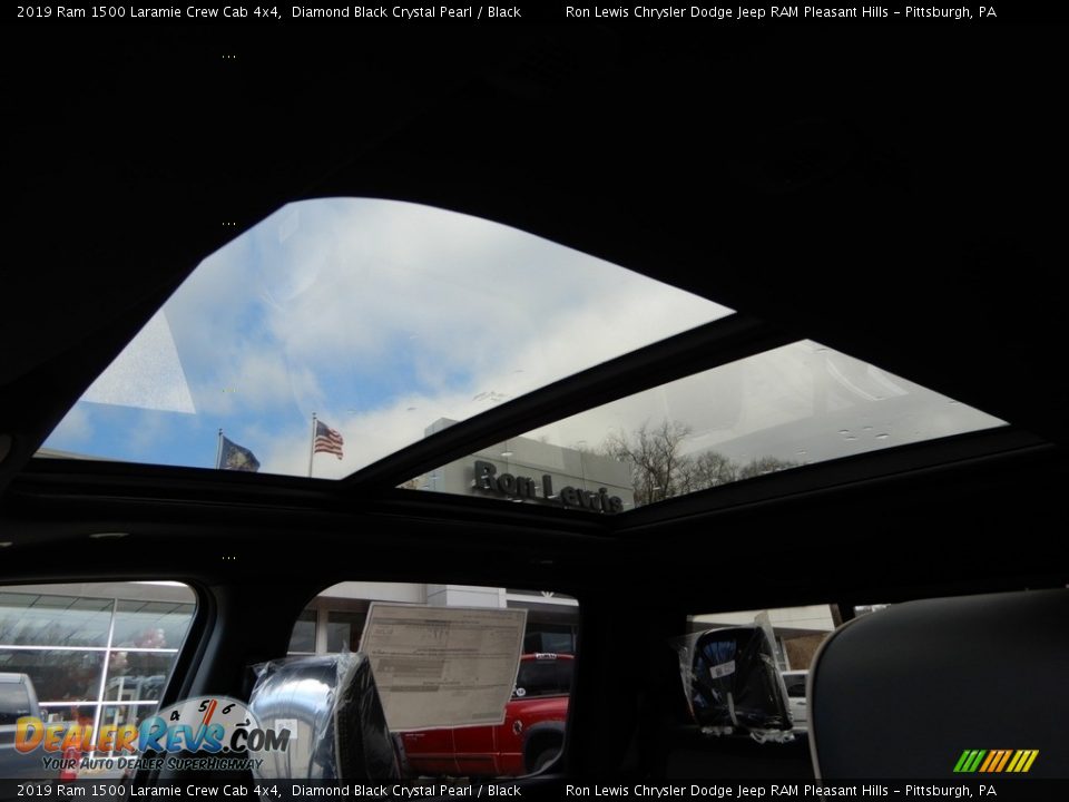 2019 Ram 1500 Laramie Crew Cab 4x4 Diamond Black Crystal Pearl / Black Photo #17