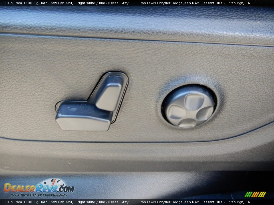 2019 Ram 1500 Big Horn Crew Cab 4x4 Bright White / Black/Diesel Gray Photo #16