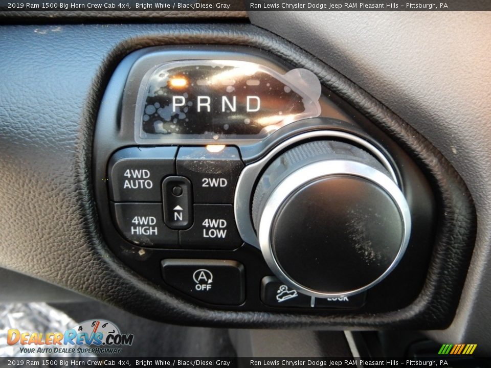 2019 Ram 1500 Big Horn Crew Cab 4x4 Bright White / Black/Diesel Gray Photo #17