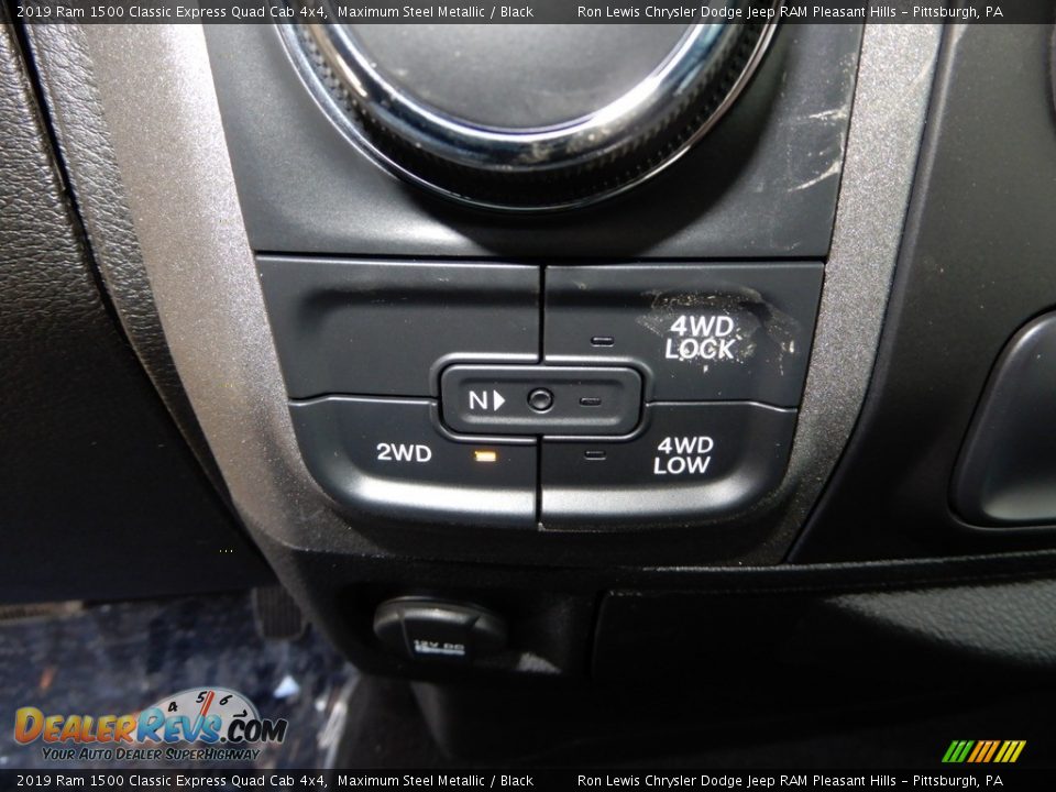 2019 Ram 1500 Classic Express Quad Cab 4x4 Maximum Steel Metallic / Black Photo #17