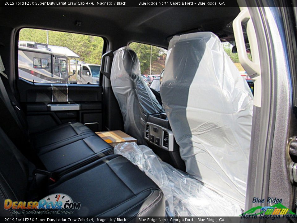 2019 Ford F250 Super Duty Lariat Crew Cab 4x4 Magnetic / Black Photo #12