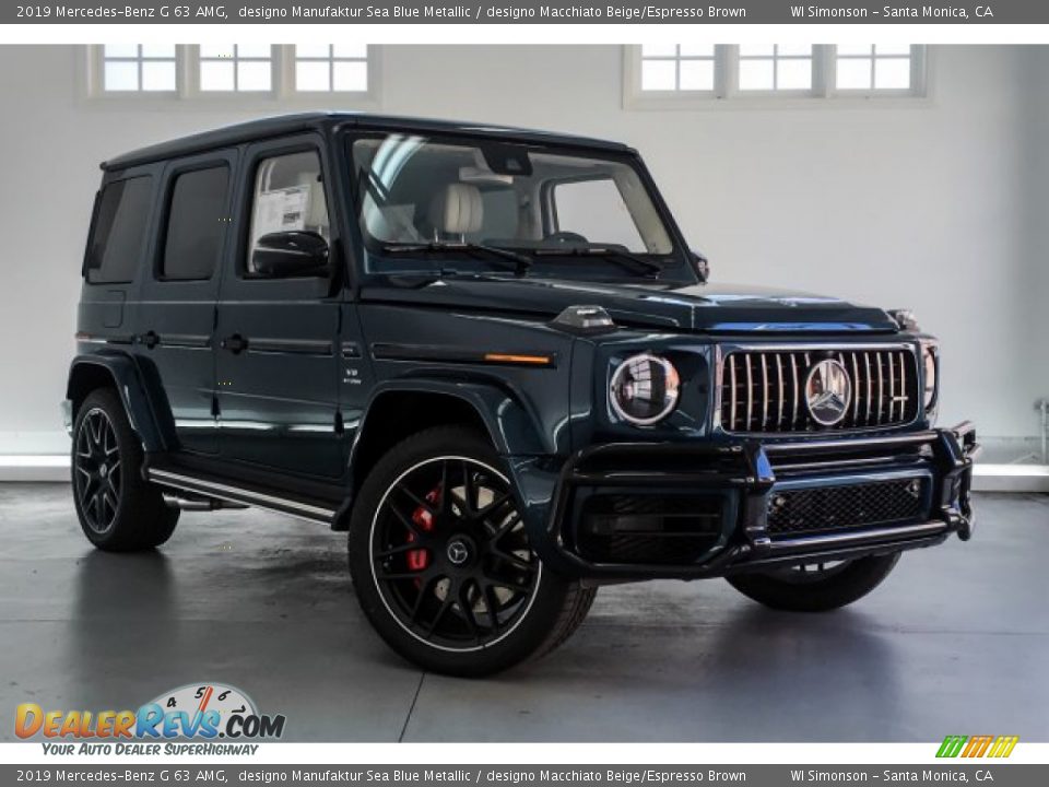 Front 3/4 View of 2019 Mercedes-Benz G 63 AMG Photo #12