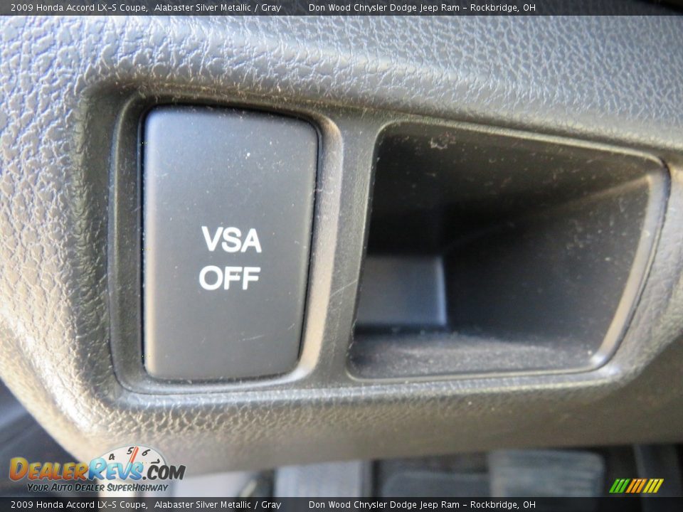 2009 Honda Accord LX-S Coupe Alabaster Silver Metallic / Gray Photo #17