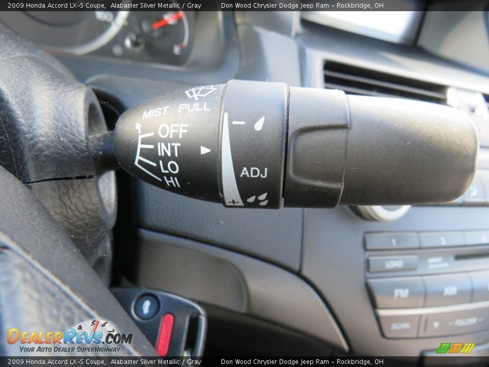 2009 Honda Accord LX-S Coupe Alabaster Silver Metallic / Gray Photo #23