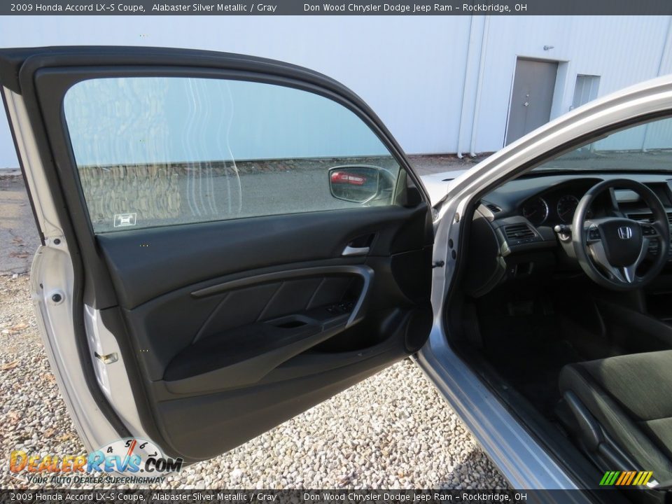 2009 Honda Accord LX-S Coupe Alabaster Silver Metallic / Gray Photo #26