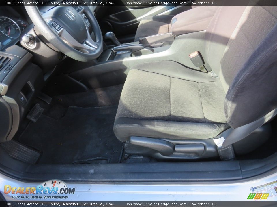 2009 Honda Accord LX-S Coupe Alabaster Silver Metallic / Gray Photo #27
