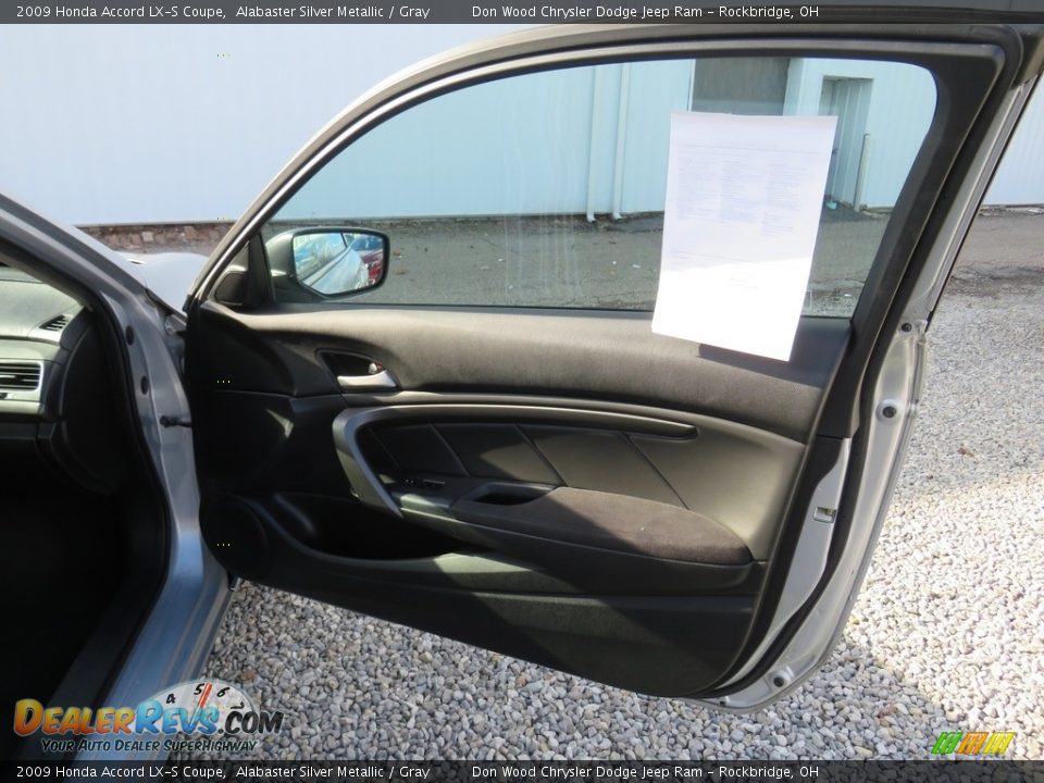 2009 Honda Accord LX-S Coupe Alabaster Silver Metallic / Gray Photo #30