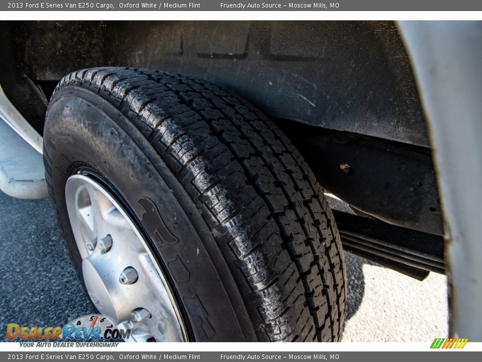 2013 Ford E Series Van E250 Cargo Oxford White / Medium Flint Photo #19