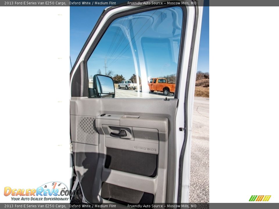 2013 Ford E Series Van E250 Cargo Oxford White / Medium Flint Photo #31