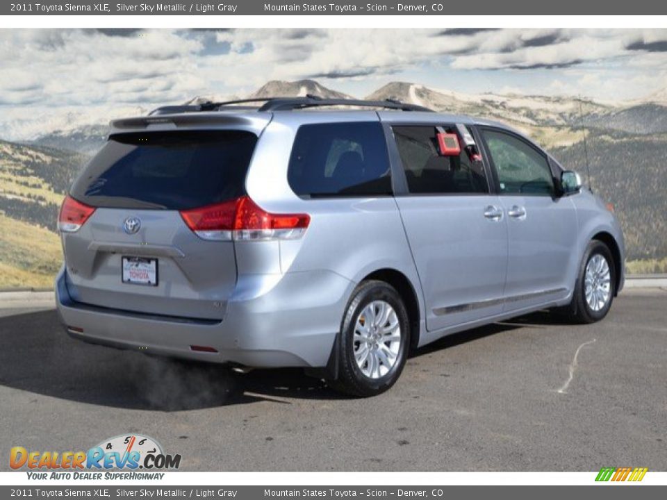 2011 Toyota Sienna XLE Silver Sky Metallic / Light Gray Photo #3