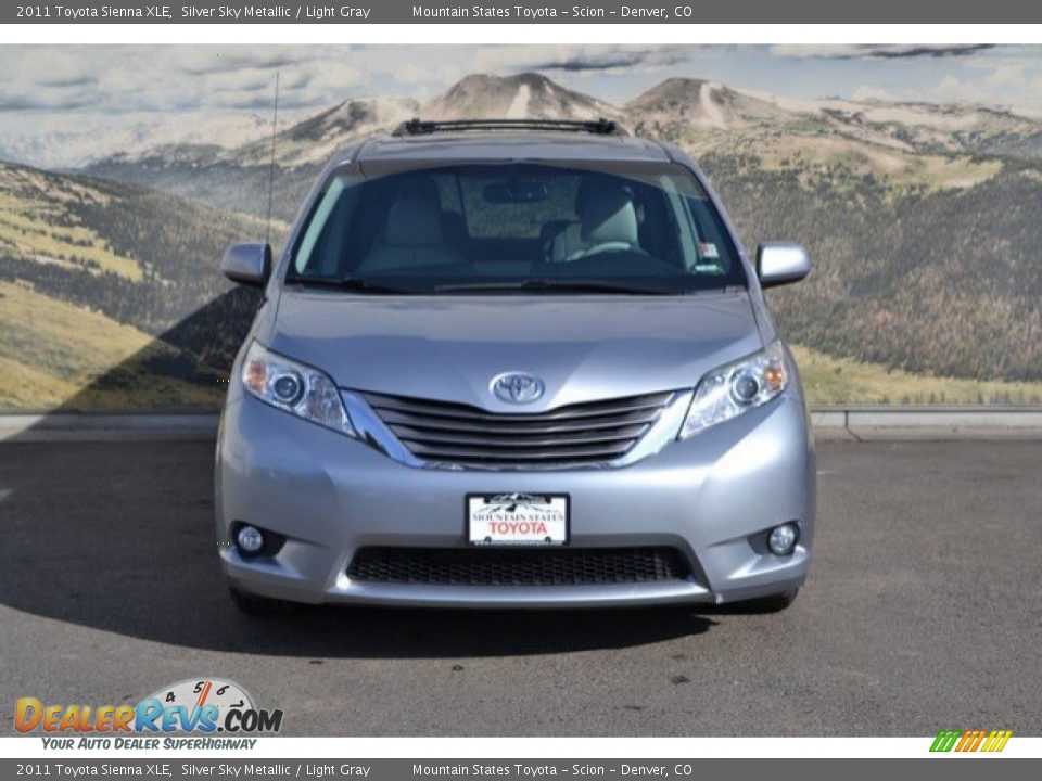 2011 Toyota Sienna XLE Silver Sky Metallic / Light Gray Photo #4