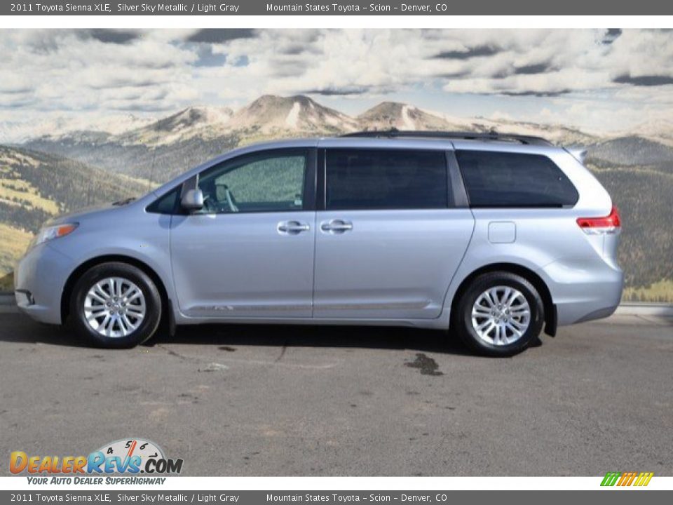 2011 Toyota Sienna XLE Silver Sky Metallic / Light Gray Photo #6