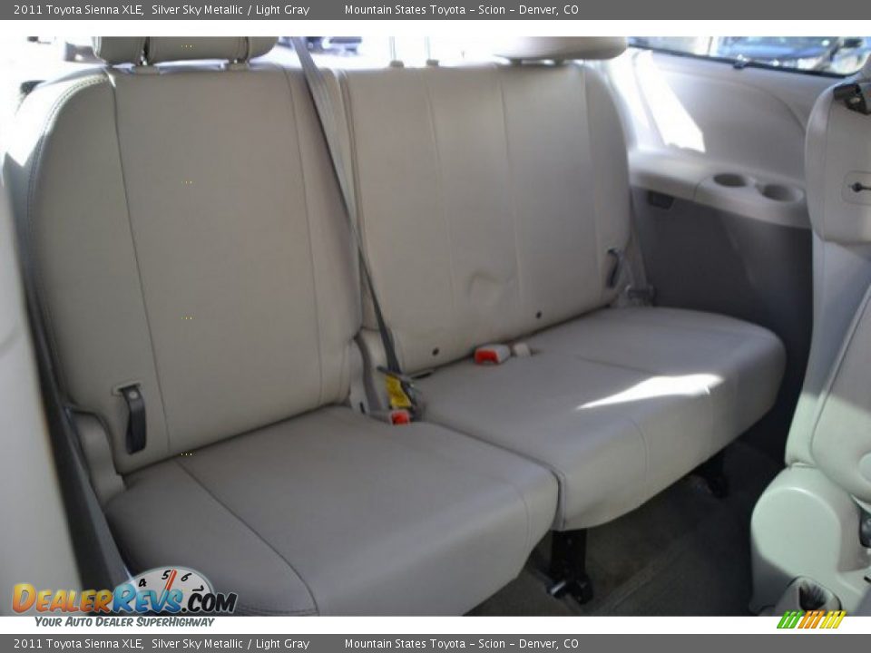 2011 Toyota Sienna XLE Silver Sky Metallic / Light Gray Photo #26