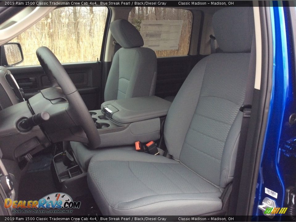 2019 Ram 1500 Classic Tradesman Crew Cab 4x4 Blue Streak Pearl / Black/Diesel Gray Photo #10