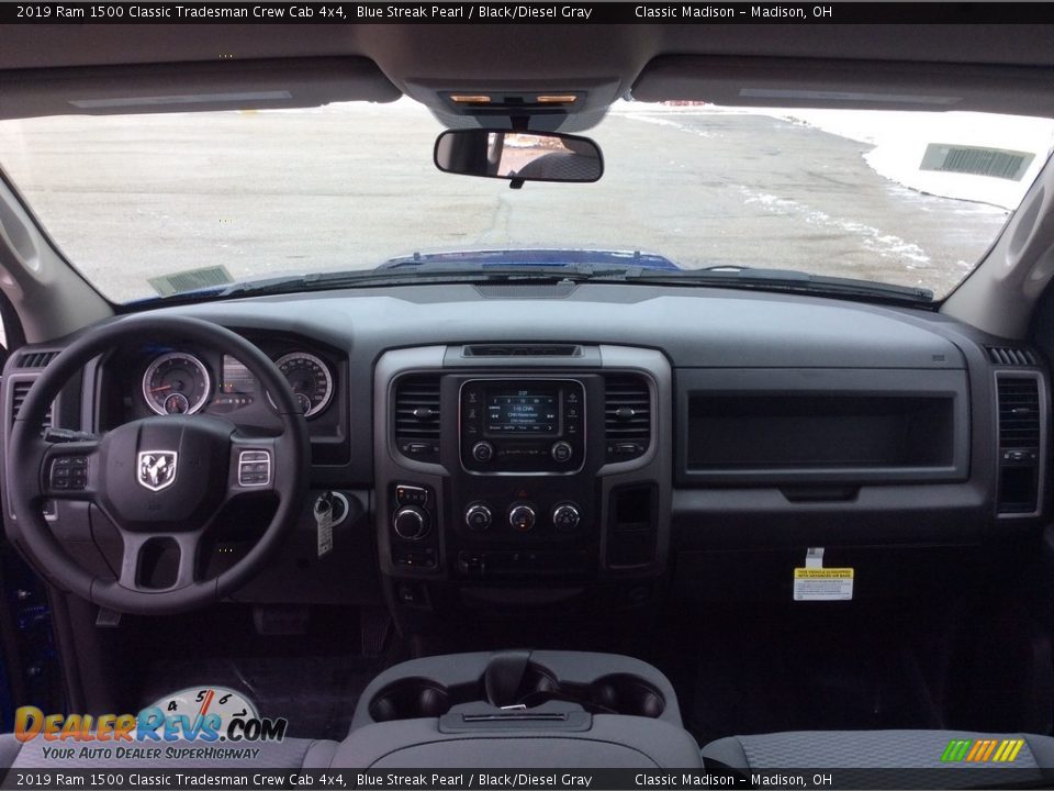 2019 Ram 1500 Classic Tradesman Crew Cab 4x4 Blue Streak Pearl / Black/Diesel Gray Photo #11