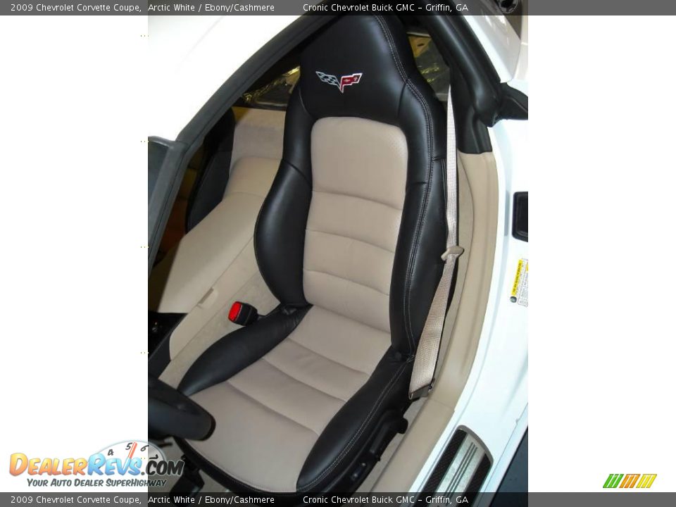 2009 Chevrolet Corvette Coupe Arctic White / Ebony/Cashmere Photo #6