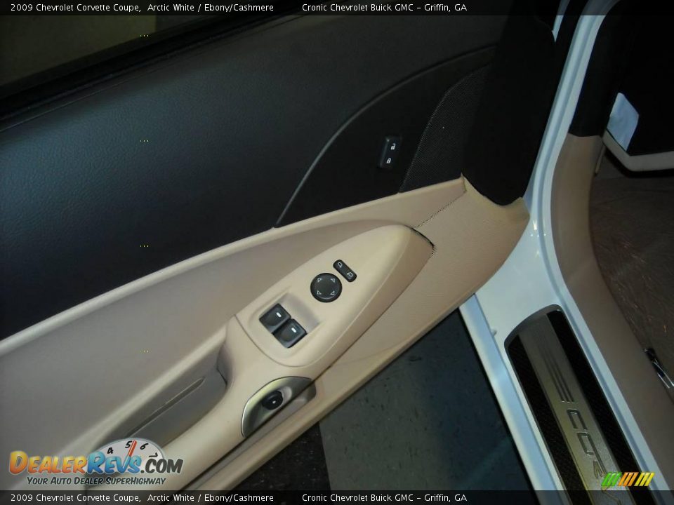 2009 Chevrolet Corvette Coupe Arctic White / Ebony/Cashmere Photo #7