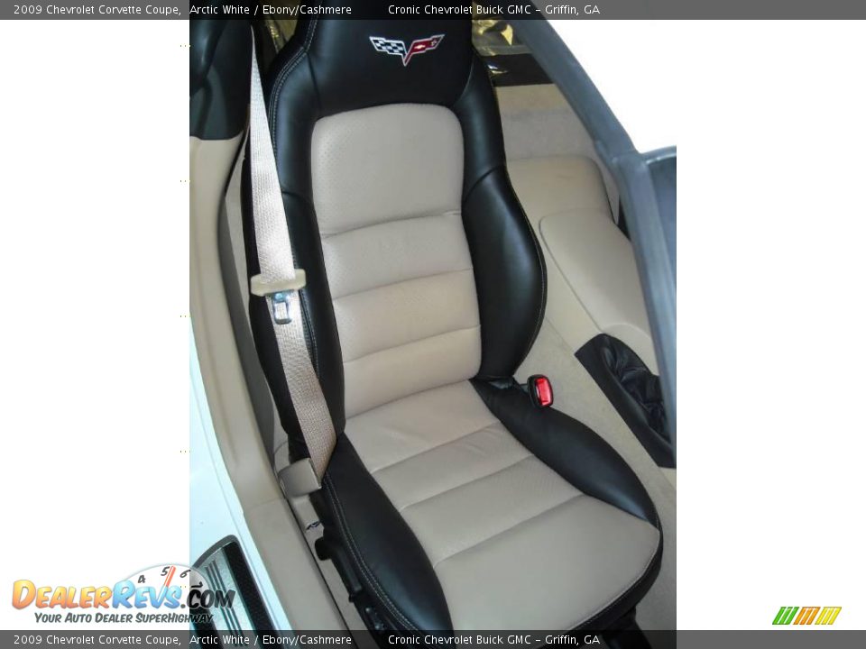2009 Chevrolet Corvette Coupe Arctic White / Ebony/Cashmere Photo #9