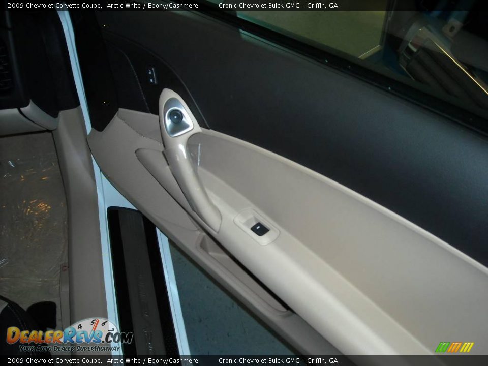 2009 Chevrolet Corvette Coupe Arctic White / Ebony/Cashmere Photo #10