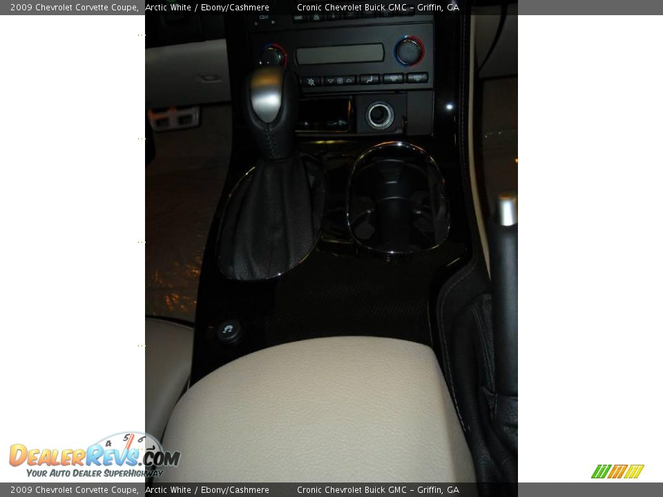 2009 Chevrolet Corvette Coupe Arctic White / Ebony/Cashmere Photo #12