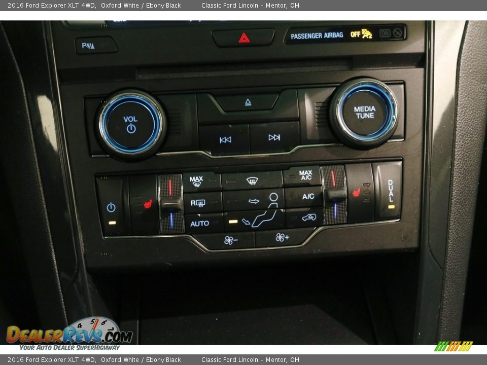 2016 Ford Explorer XLT 4WD Oxford White / Ebony Black Photo #15