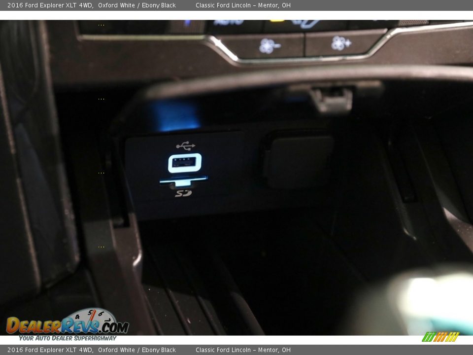 2016 Ford Explorer XLT 4WD Oxford White / Ebony Black Photo #17