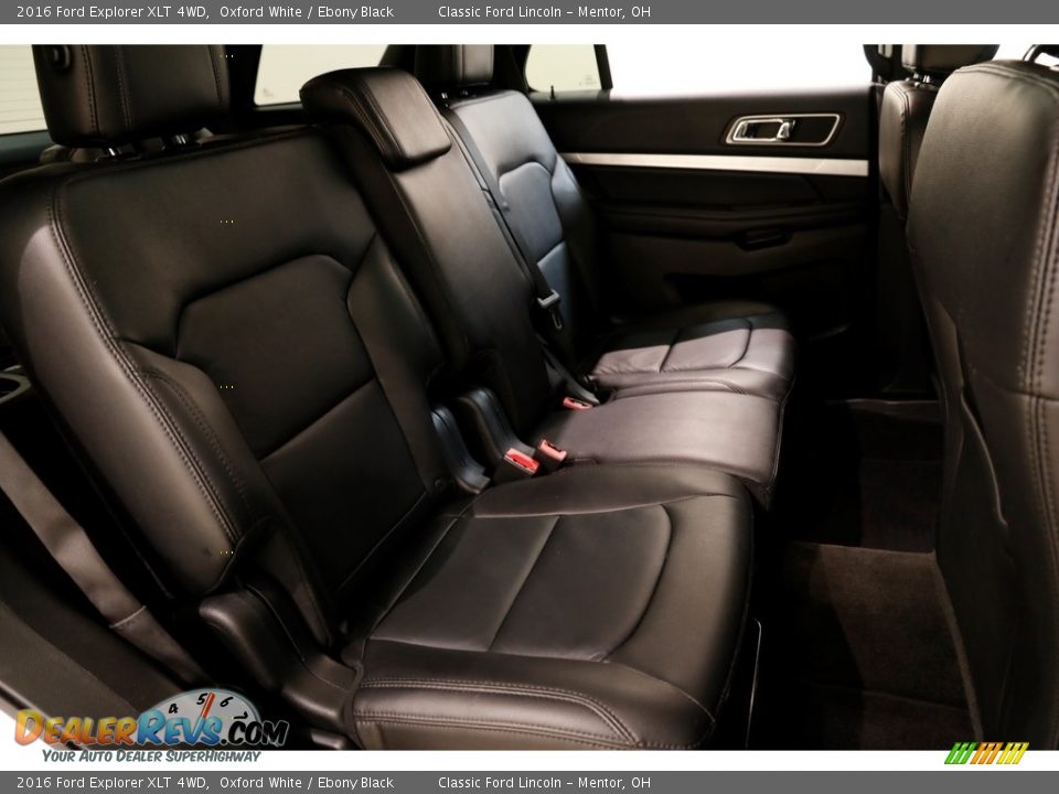 2016 Ford Explorer XLT 4WD Oxford White / Ebony Black Photo #19