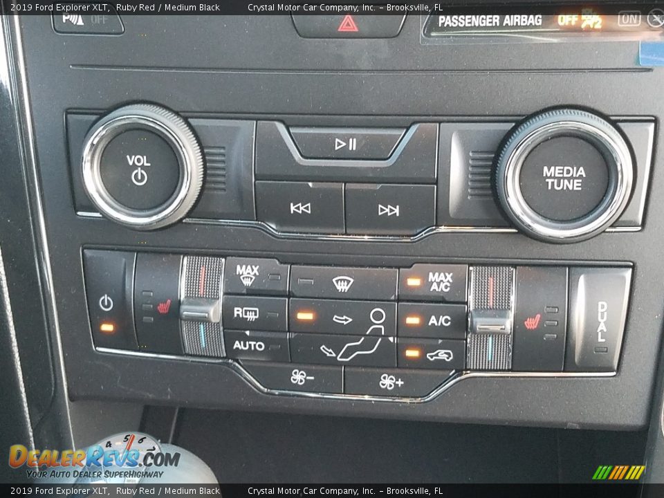 2019 Ford Explorer XLT Ruby Red / Medium Black Photo #17