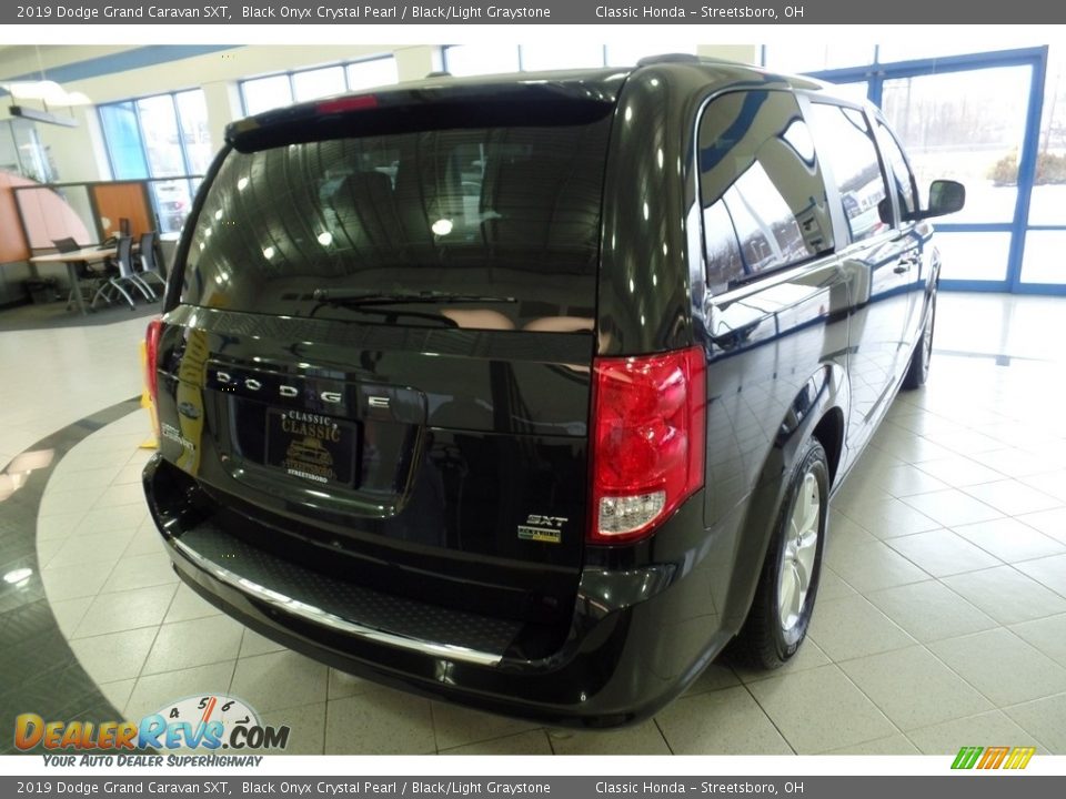 2019 Dodge Grand Caravan SXT Black Onyx Crystal Pearl / Black/Light Graystone Photo #4