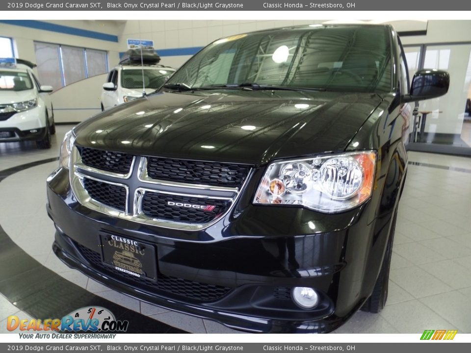 2019 Dodge Grand Caravan SXT Black Onyx Crystal Pearl / Black/Light Graystone Photo #7