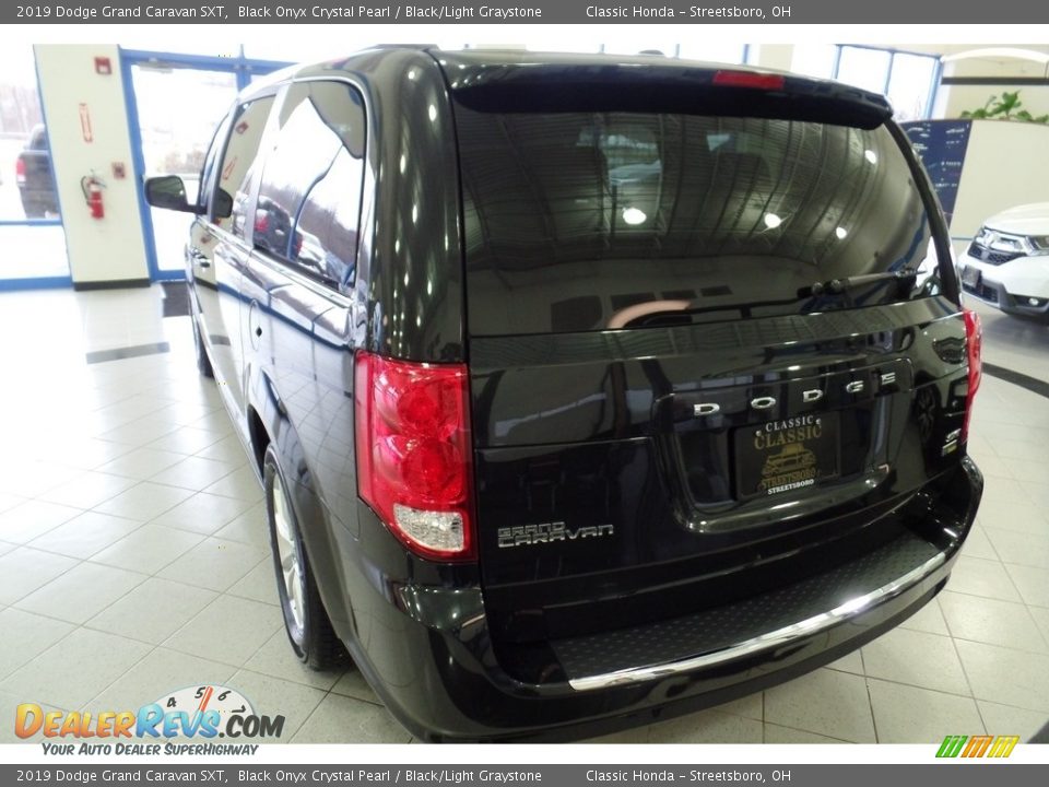 2019 Dodge Grand Caravan SXT Black Onyx Crystal Pearl / Black/Light Graystone Photo #9