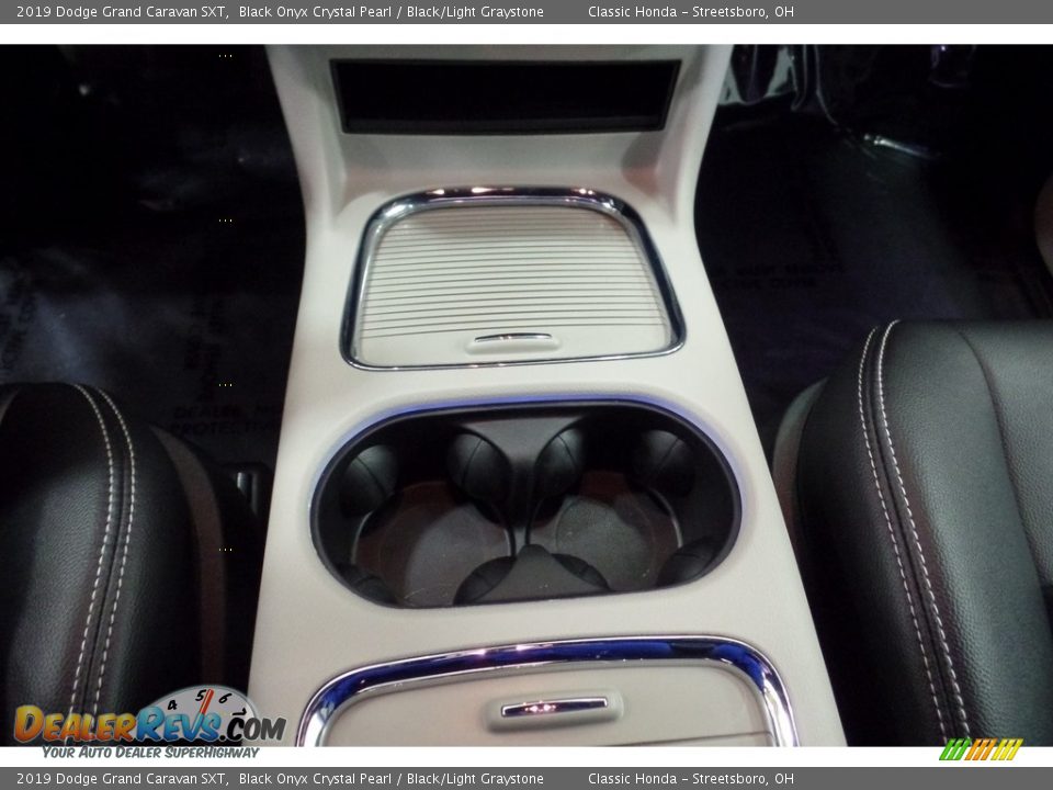 2019 Dodge Grand Caravan SXT Black Onyx Crystal Pearl / Black/Light Graystone Photo #29