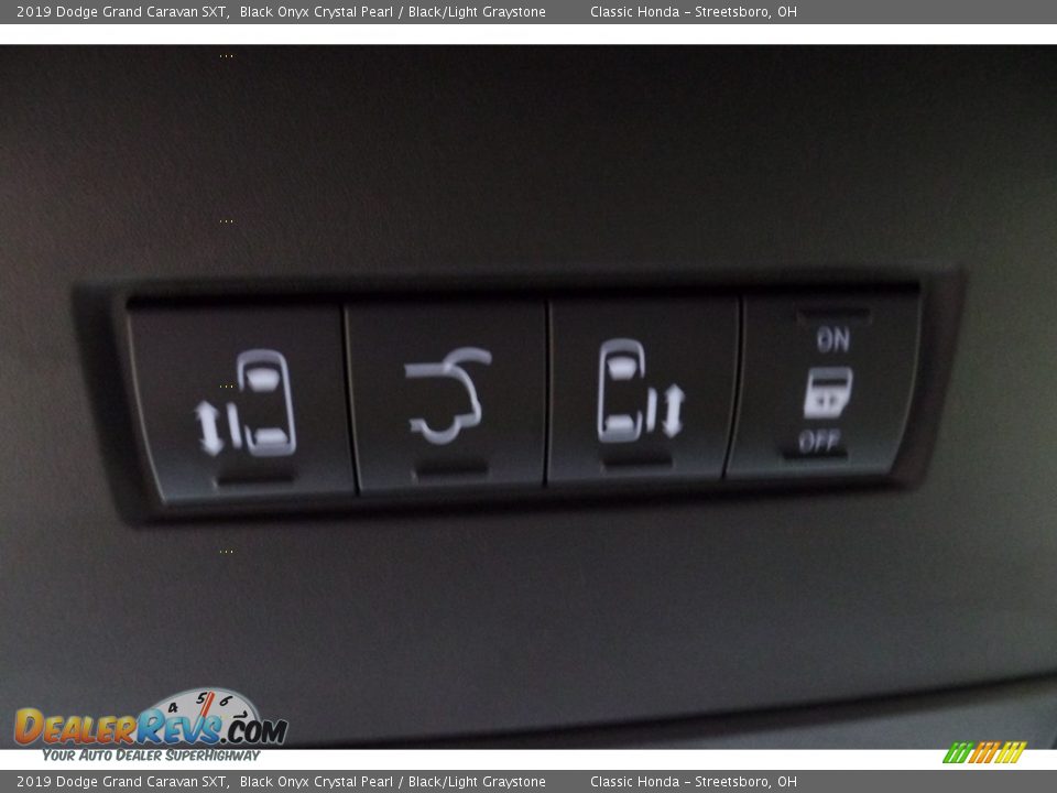 2019 Dodge Grand Caravan SXT Black Onyx Crystal Pearl / Black/Light Graystone Photo #30