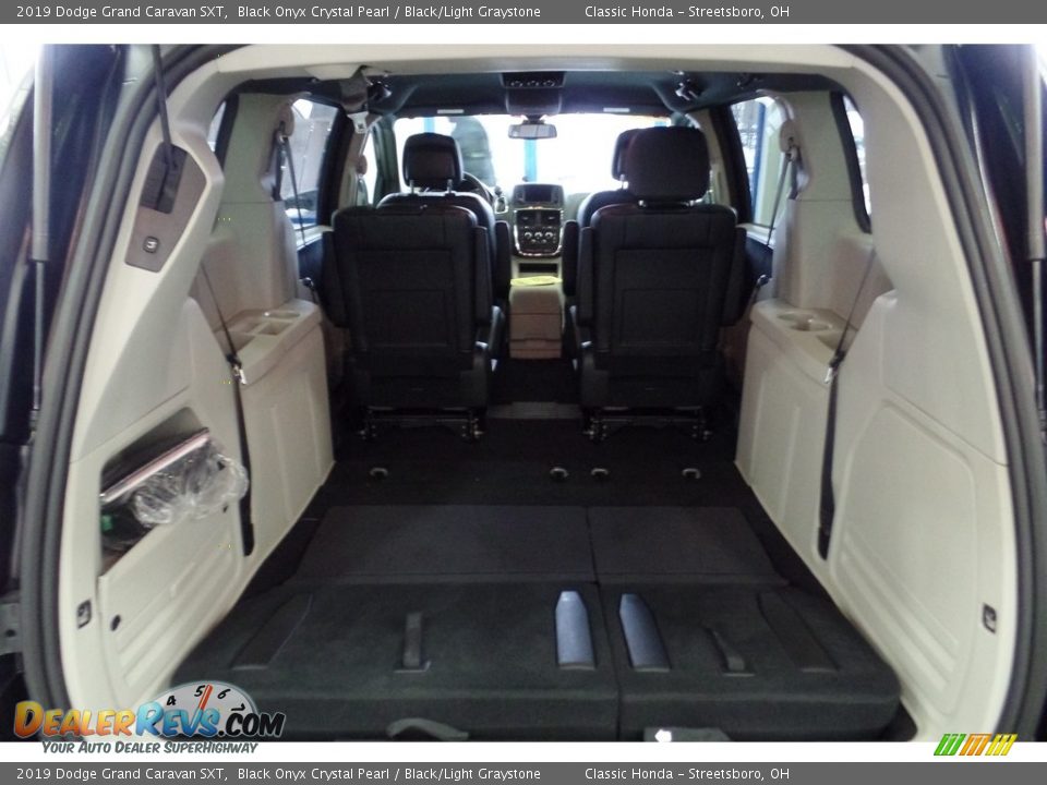 2019 Dodge Grand Caravan SXT Black Onyx Crystal Pearl / Black/Light Graystone Photo #33