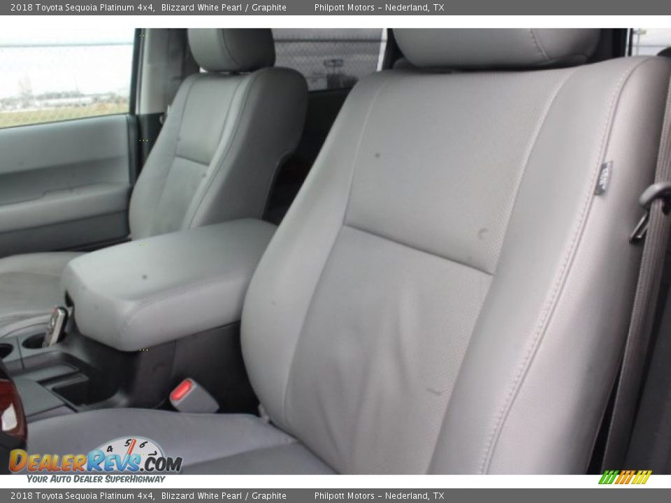 2018 Toyota Sequoia Platinum 4x4 Blizzard White Pearl / Graphite Photo #10