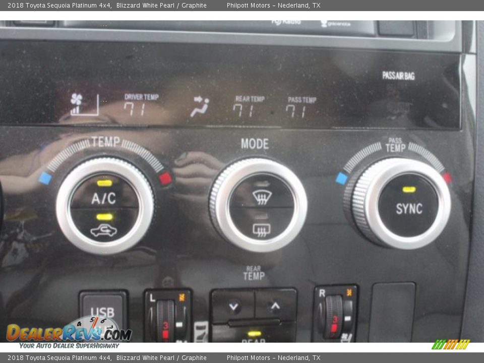 2018 Toyota Sequoia Platinum 4x4 Blizzard White Pearl / Graphite Photo #13