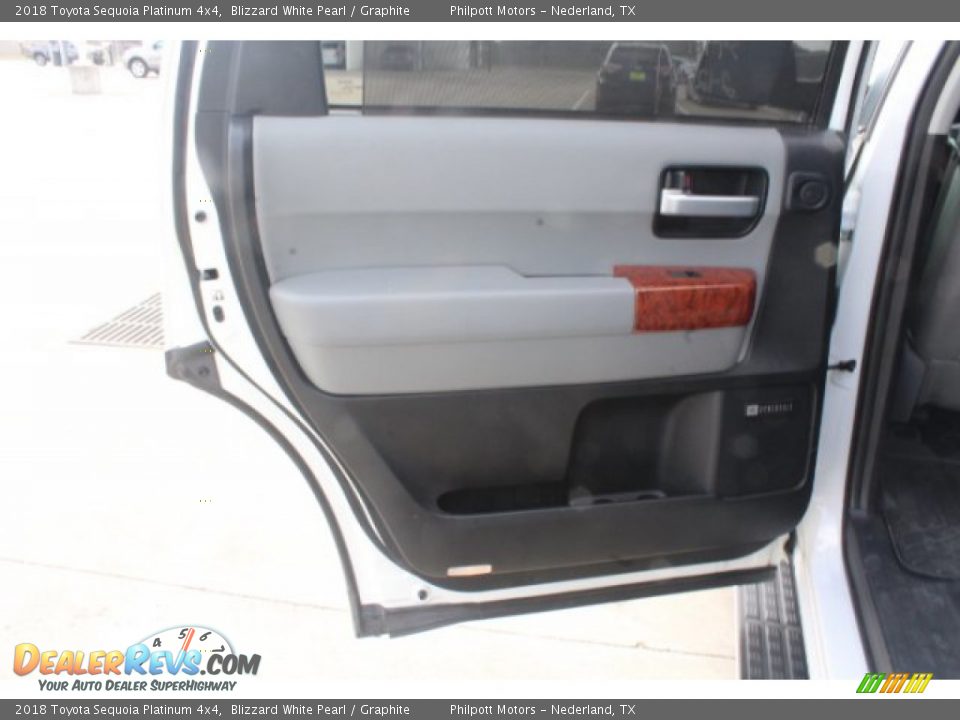 2018 Toyota Sequoia Platinum 4x4 Blizzard White Pearl / Graphite Photo #16