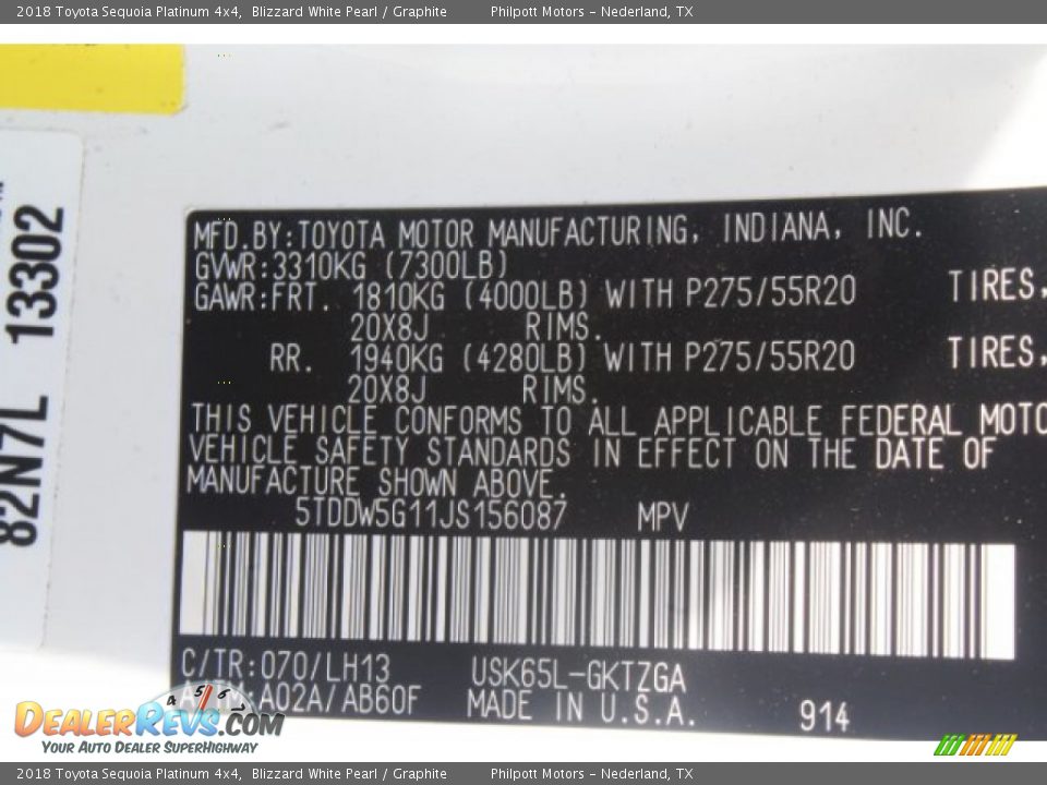 2018 Toyota Sequoia Platinum 4x4 Blizzard White Pearl / Graphite Photo #28