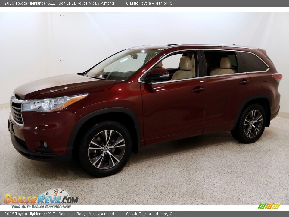 2016 Toyota Highlander XLE Ooh La La Rouge Mica / Almond Photo #3