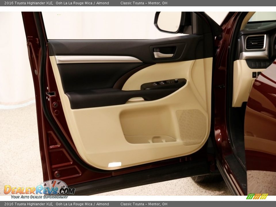 2016 Toyota Highlander XLE Ooh La La Rouge Mica / Almond Photo #4