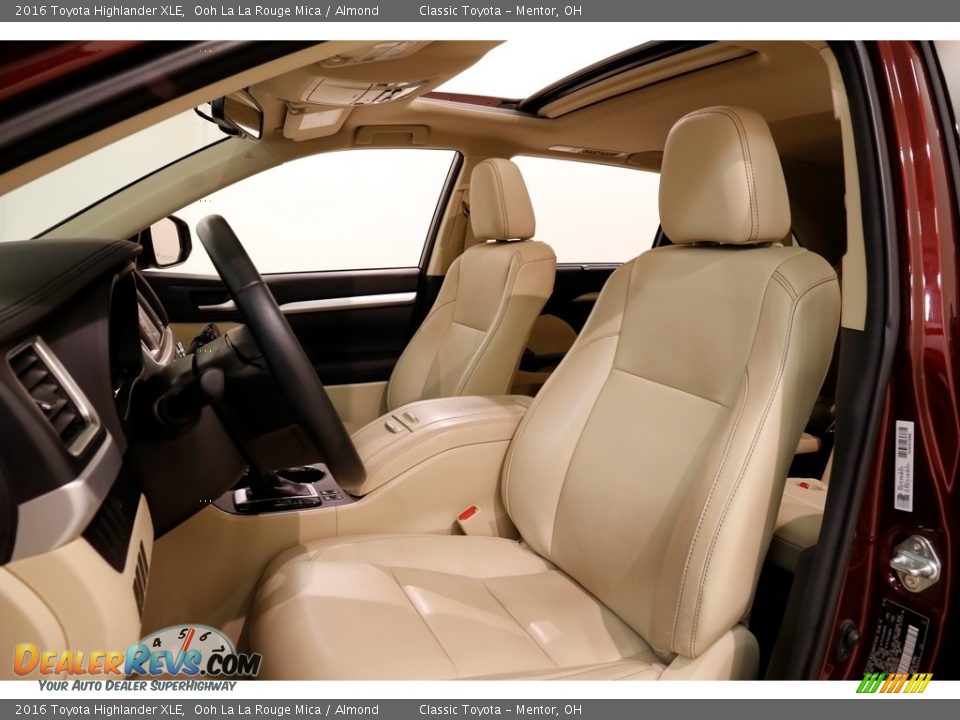 2016 Toyota Highlander XLE Ooh La La Rouge Mica / Almond Photo #5
