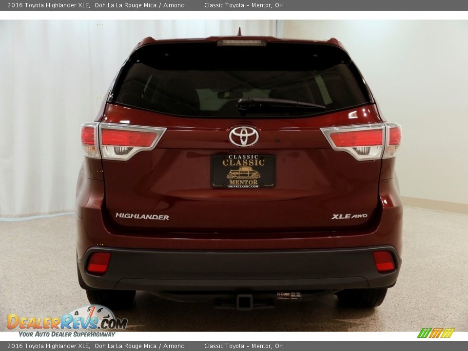 2016 Toyota Highlander XLE Ooh La La Rouge Mica / Almond Photo #22