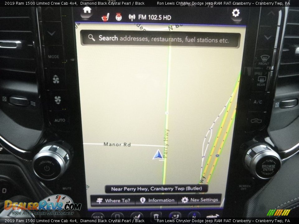 2019 Ram 1500 Limited Crew Cab 4x4 Diamond Black Crystal Pearl / Black Photo #17