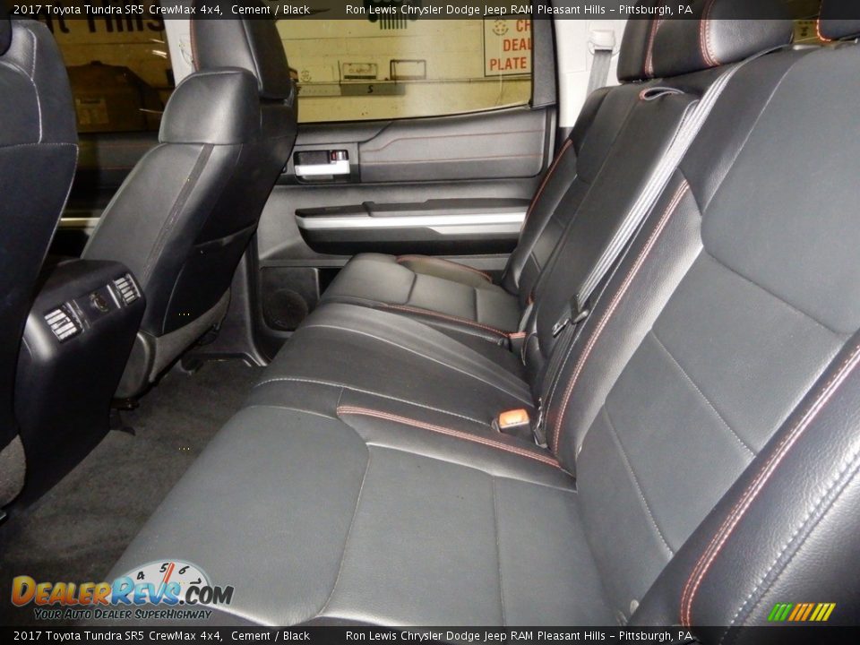 2017 Toyota Tundra SR5 CrewMax 4x4 Cement / Black Photo #11