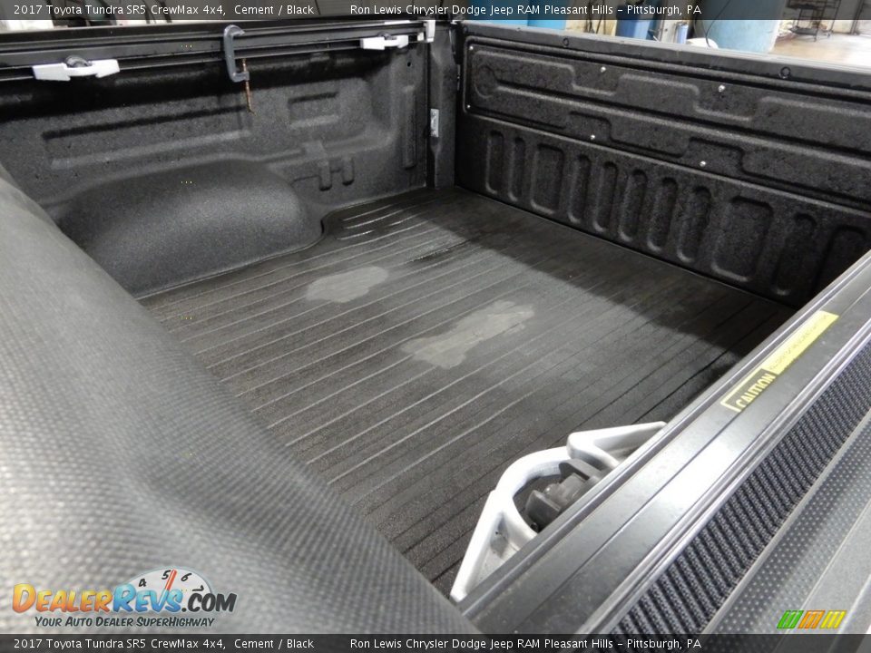 2017 Toyota Tundra SR5 CrewMax 4x4 Cement / Black Photo #12
