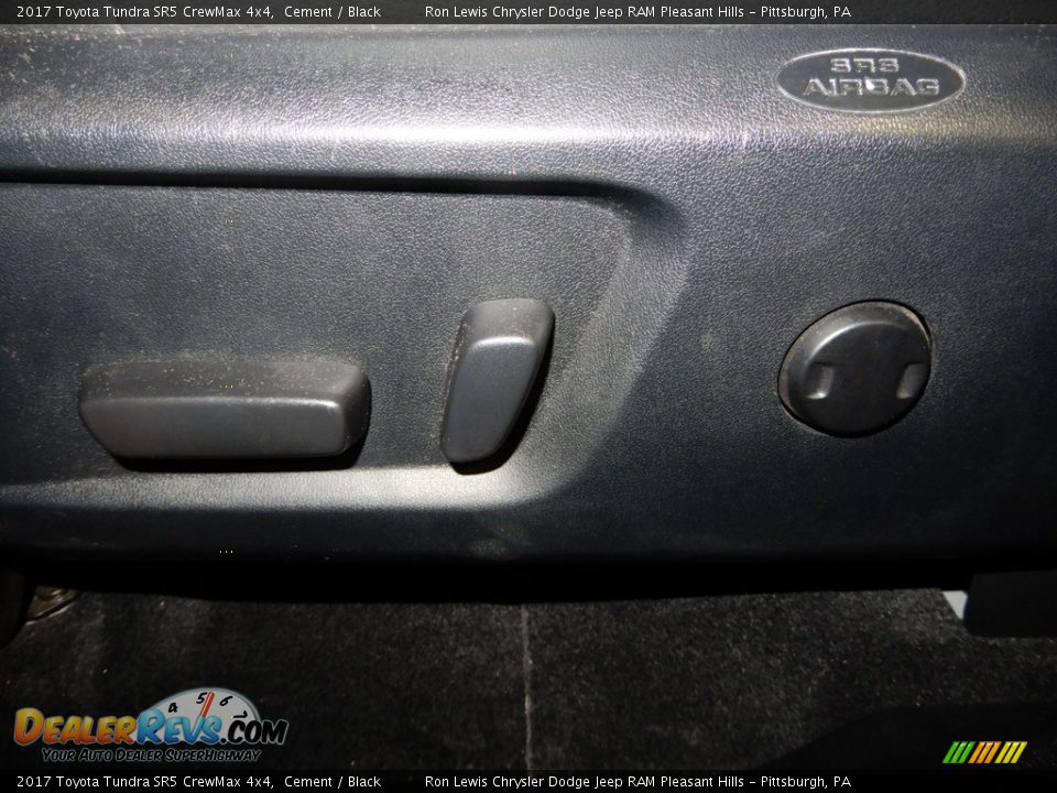 2017 Toyota Tundra SR5 CrewMax 4x4 Cement / Black Photo #16