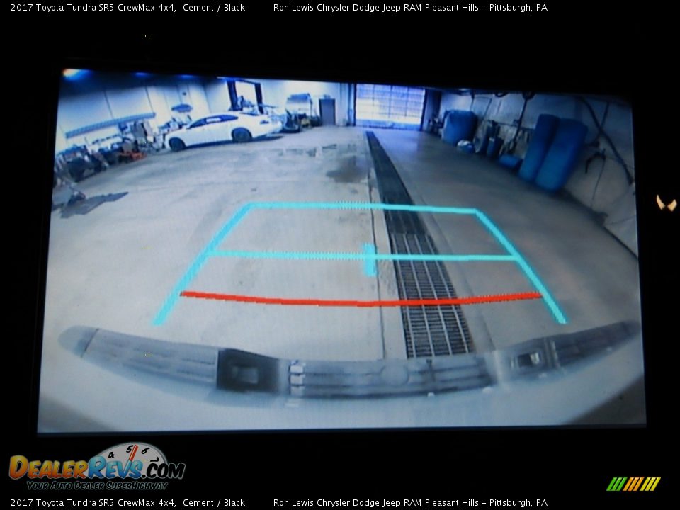 2017 Toyota Tundra SR5 CrewMax 4x4 Cement / Black Photo #18