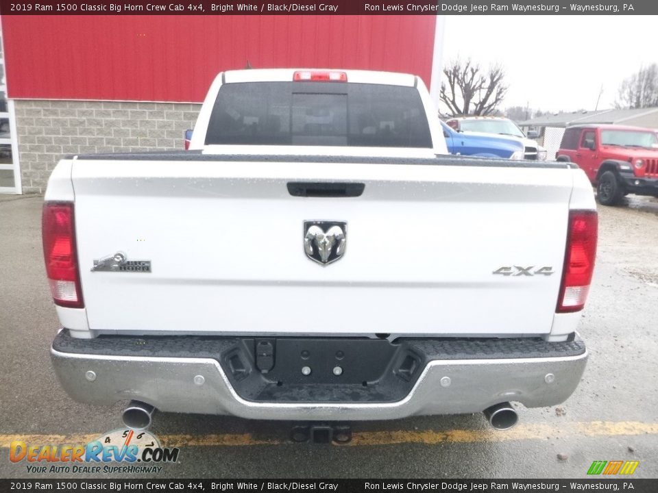 2019 Ram 1500 Classic Big Horn Crew Cab 4x4 Bright White / Black/Diesel Gray Photo #4